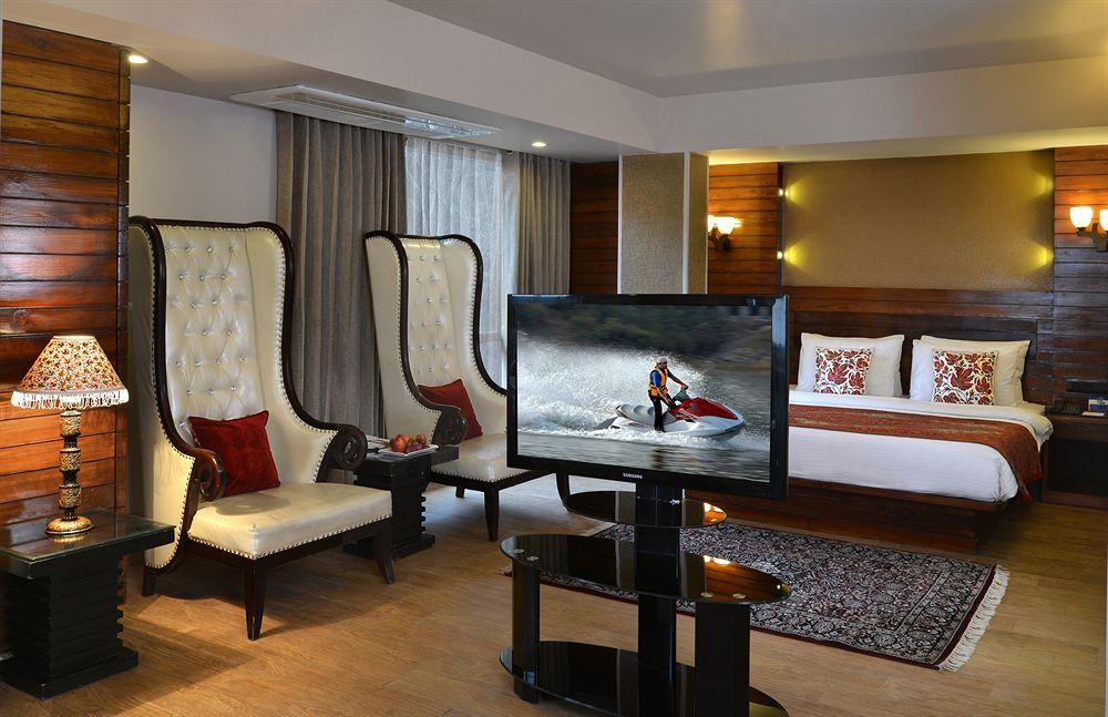 Golden Tulip Srinagar Hotell Eksteriør bilde