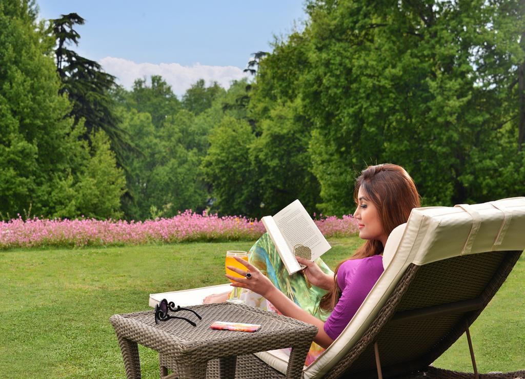 Golden Tulip Srinagar Hotell Eksteriør bilde