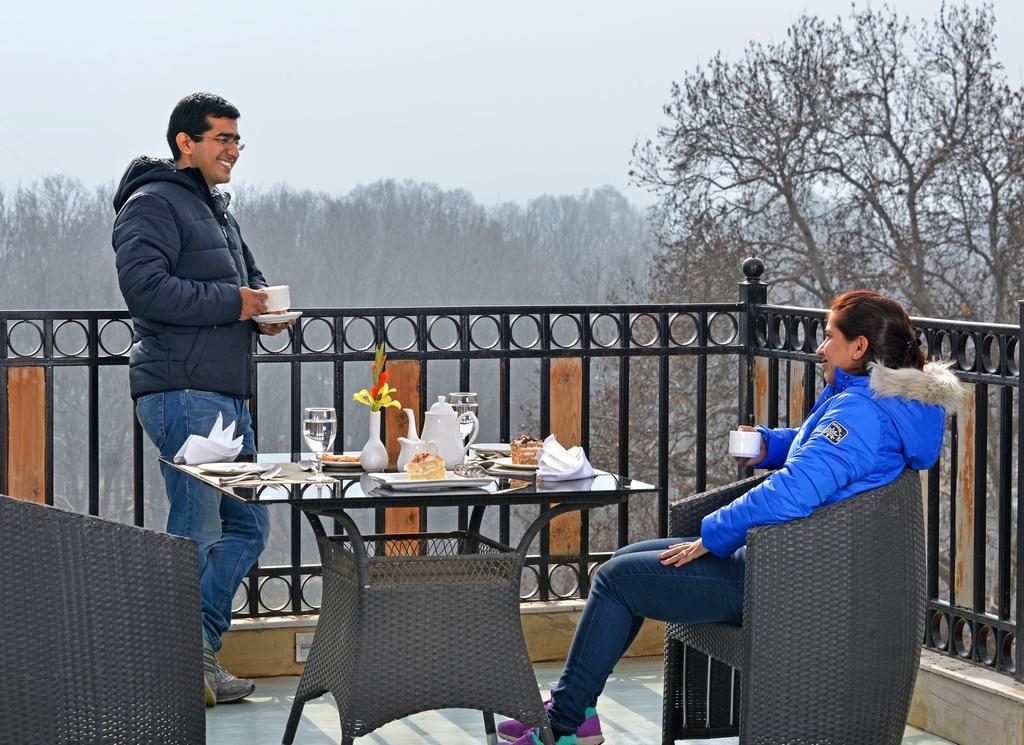 Golden Tulip Srinagar Hotell Eksteriør bilde