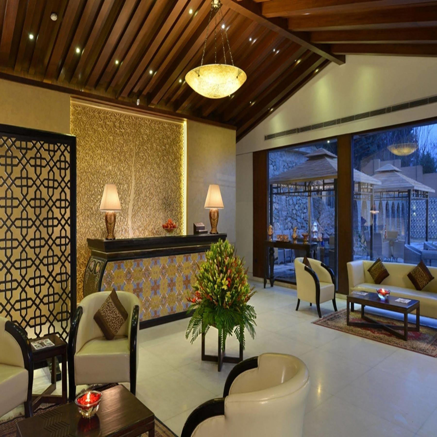 Golden Tulip Srinagar Hotell Eksteriør bilde
