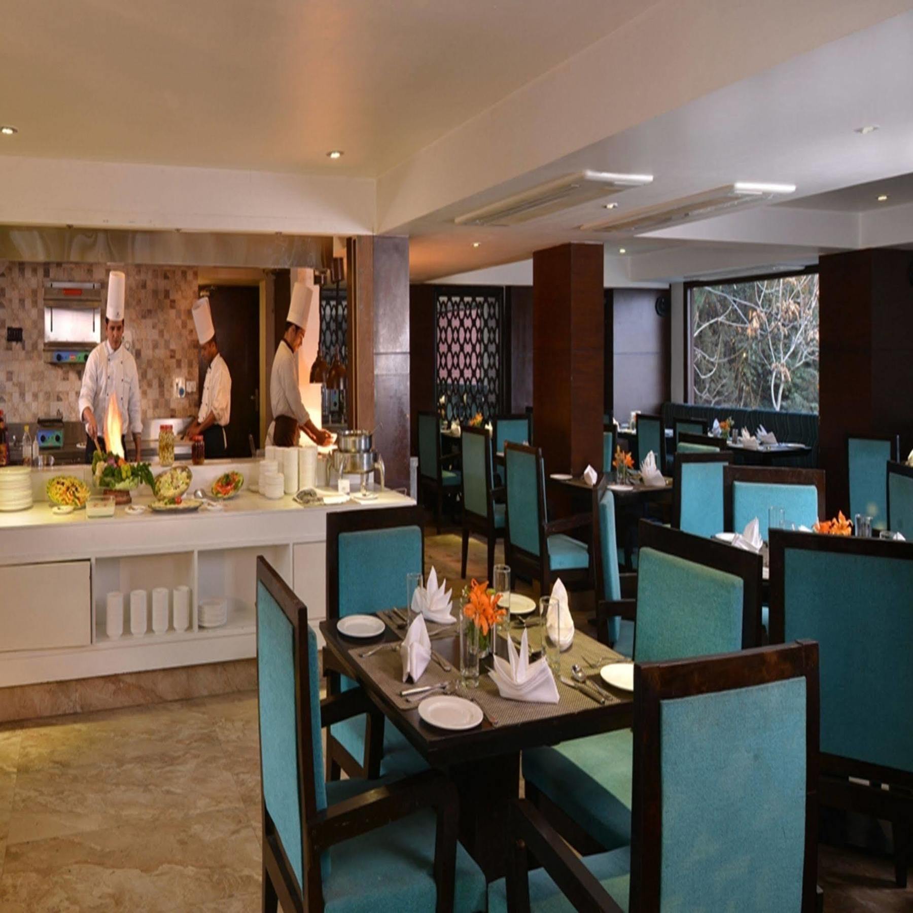 Golden Tulip Srinagar Hotell Eksteriør bilde