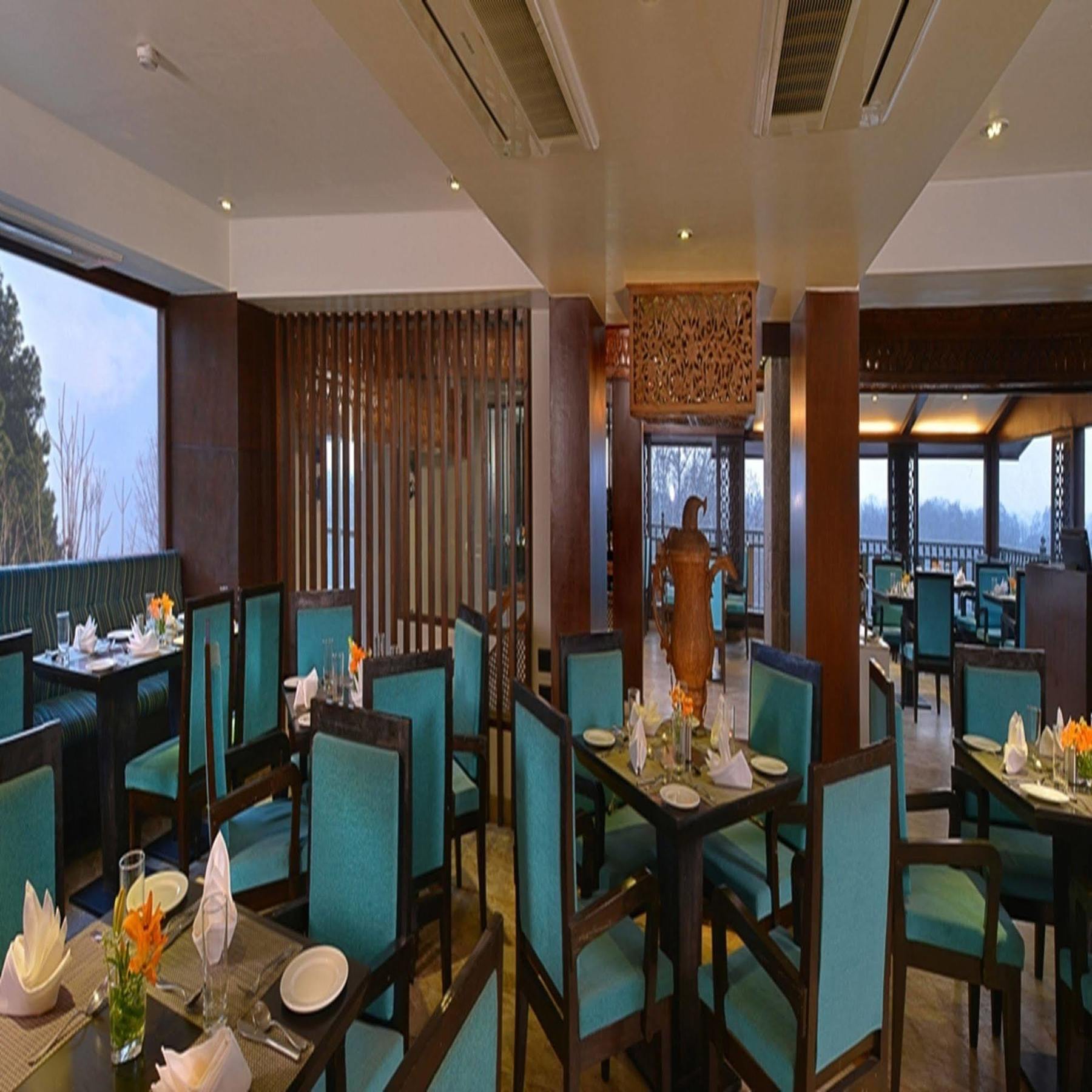Golden Tulip Srinagar Hotell Eksteriør bilde