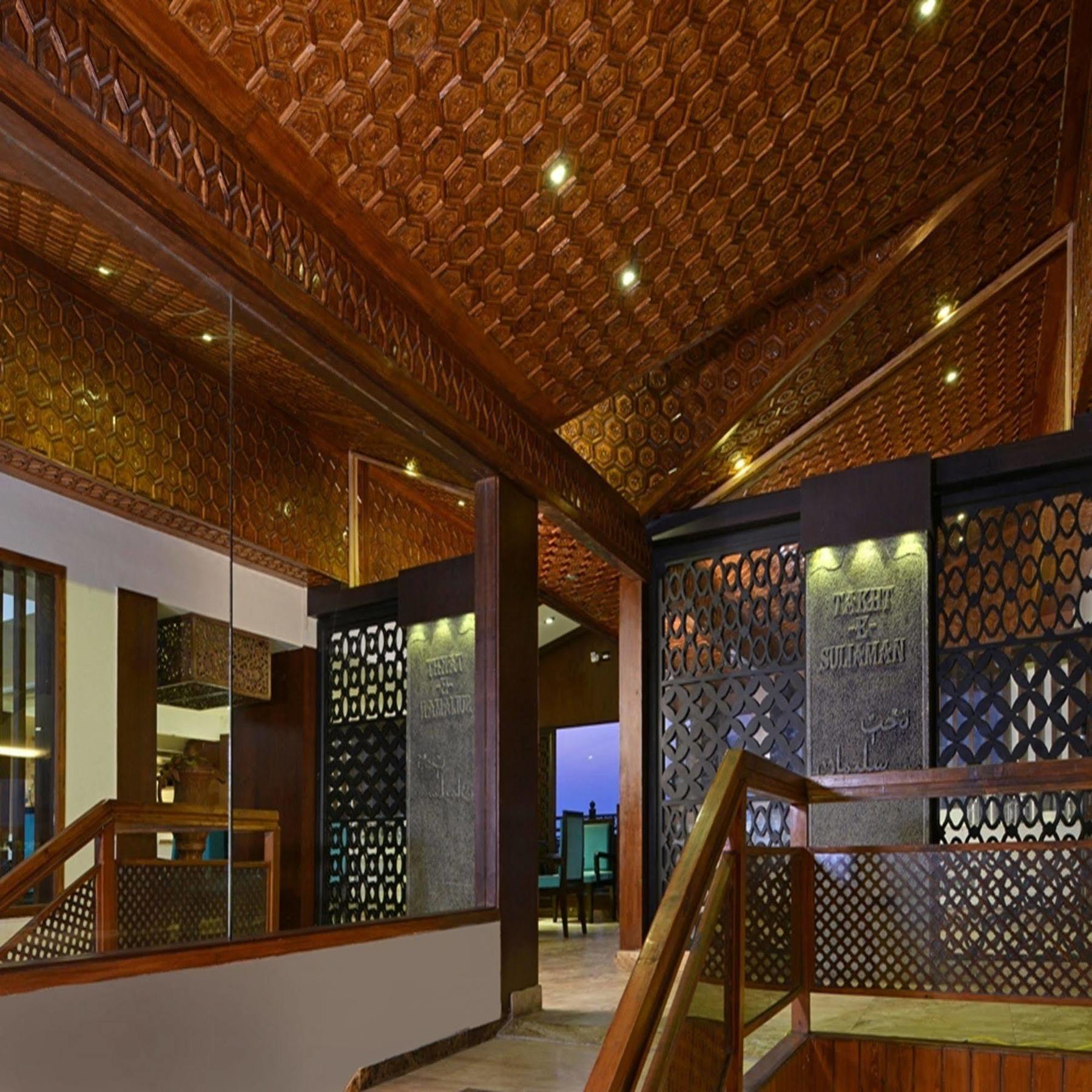 Golden Tulip Srinagar Hotell Eksteriør bilde